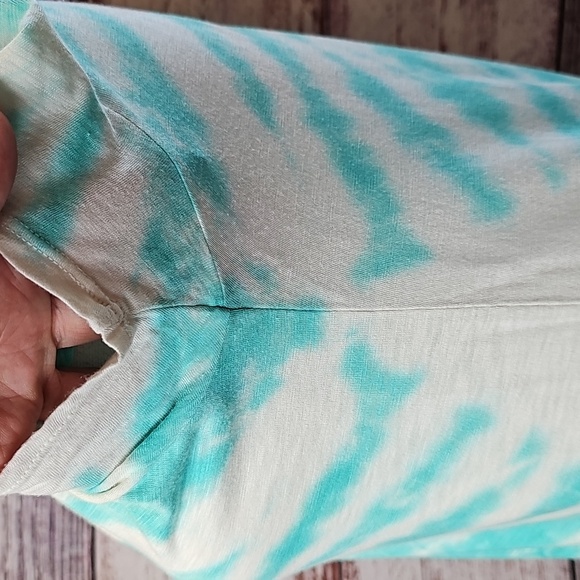 NWT LAmade TEAL TIE DYE V NECK CAP SLEEVED PULLOVER TEE - Picture 8 of 13